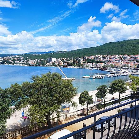 Apartmani Plaza Selce Eksteriør bilde