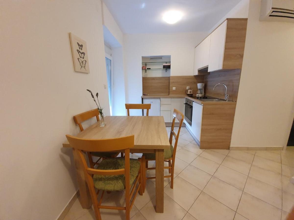 Apartmani Plaza Selce Eksteriør bilde