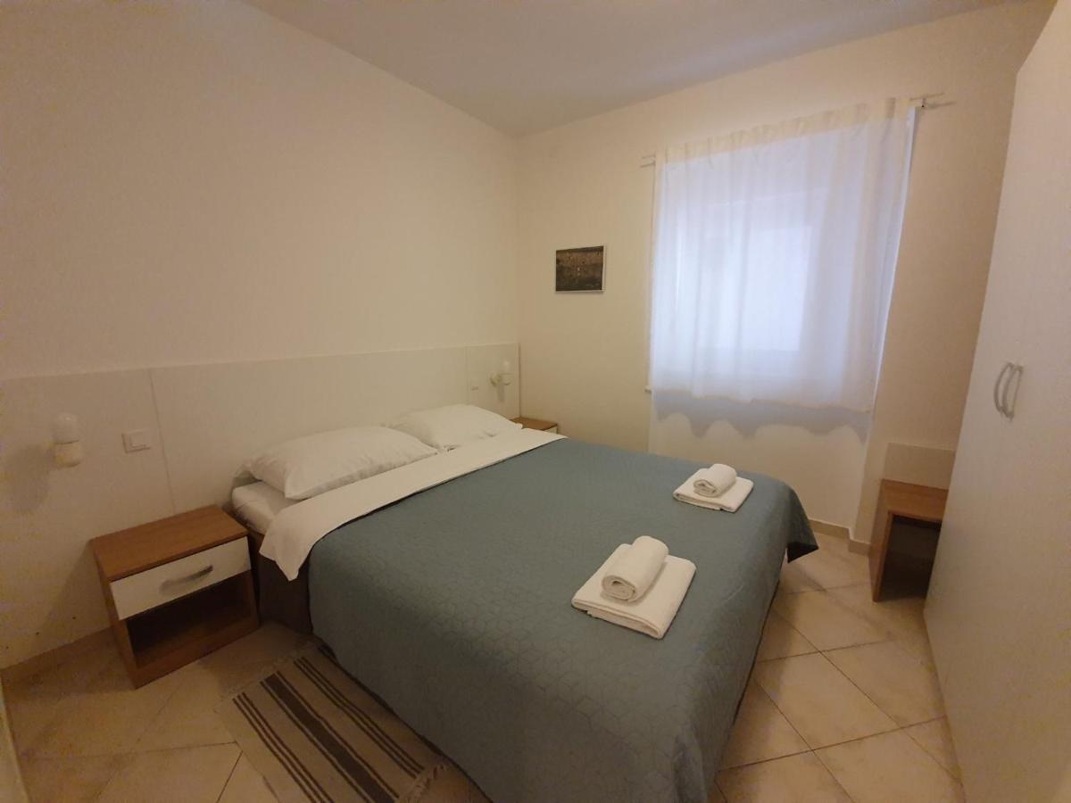 Apartmani Plaza Selce Eksteriør bilde