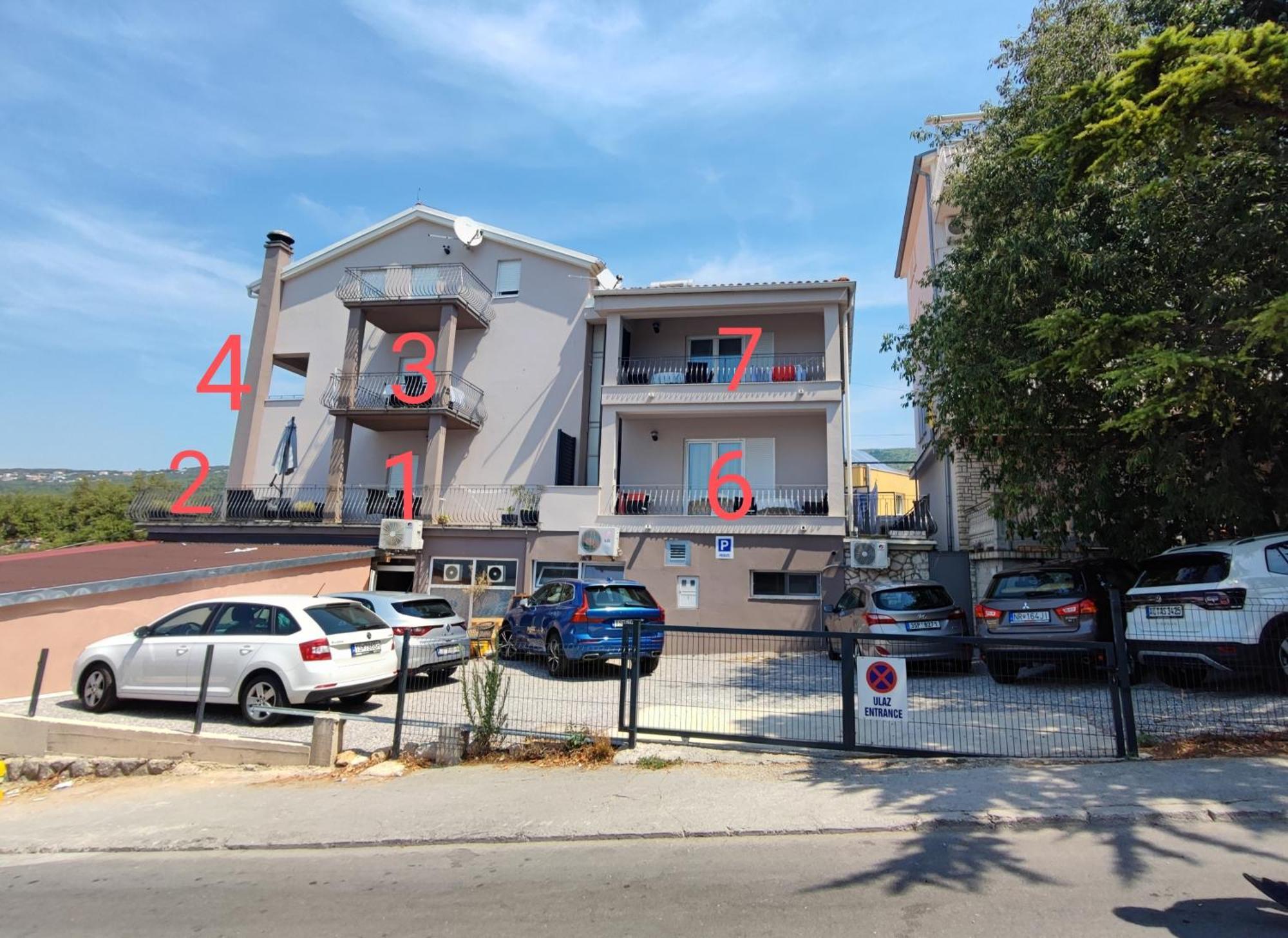 Apartmani Plaza Selce Eksteriør bilde